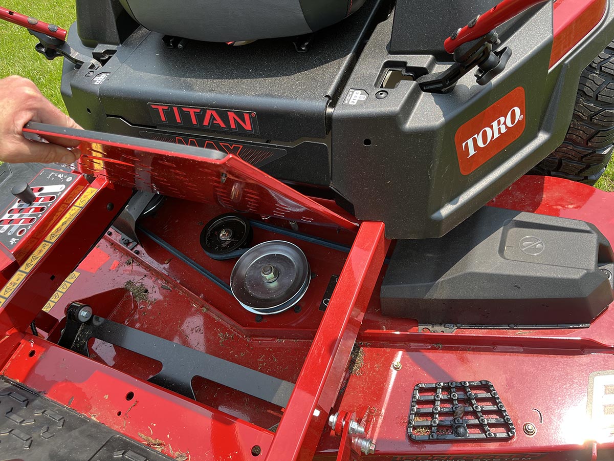 Toro Titan Max easy belt access