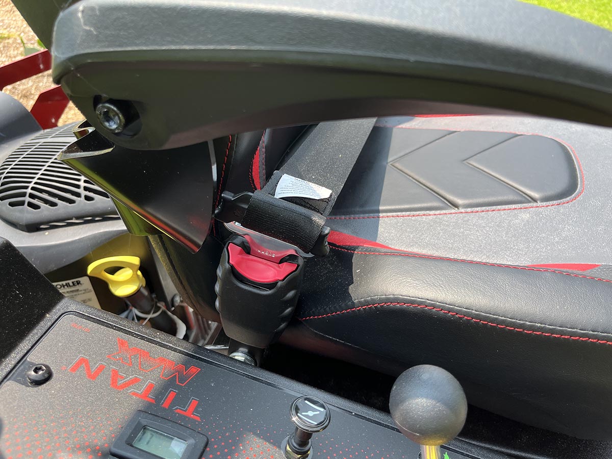 Toro Titan Max seat belt