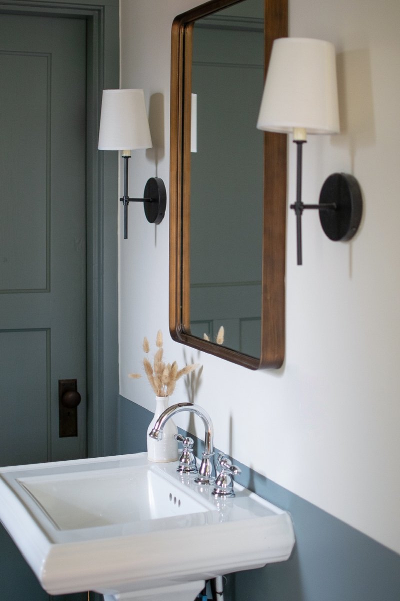 Bathroom with light blue color blocking