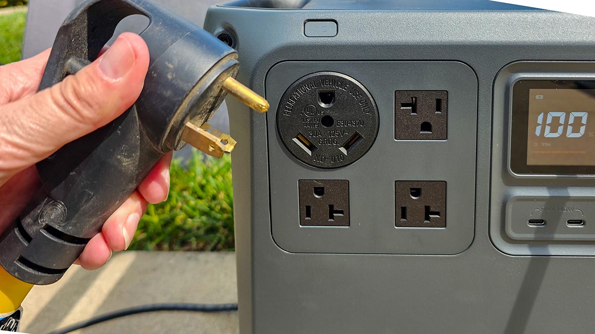 30A outlet on the DJI 2000