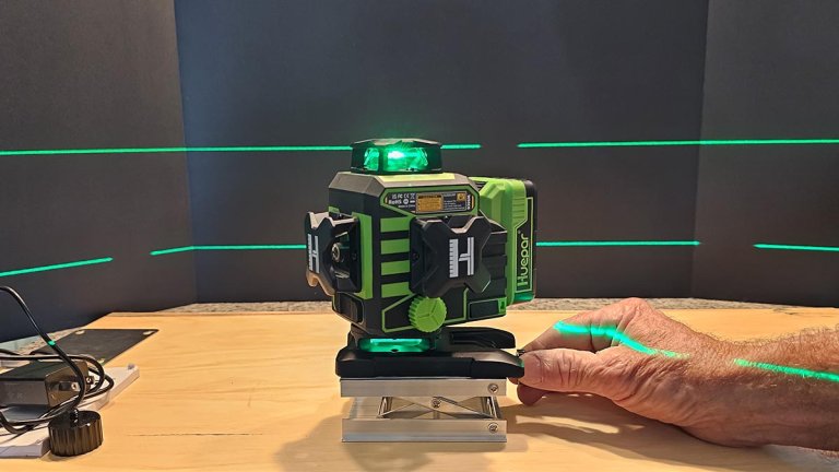 Adjusting Heuper Laser Level for height