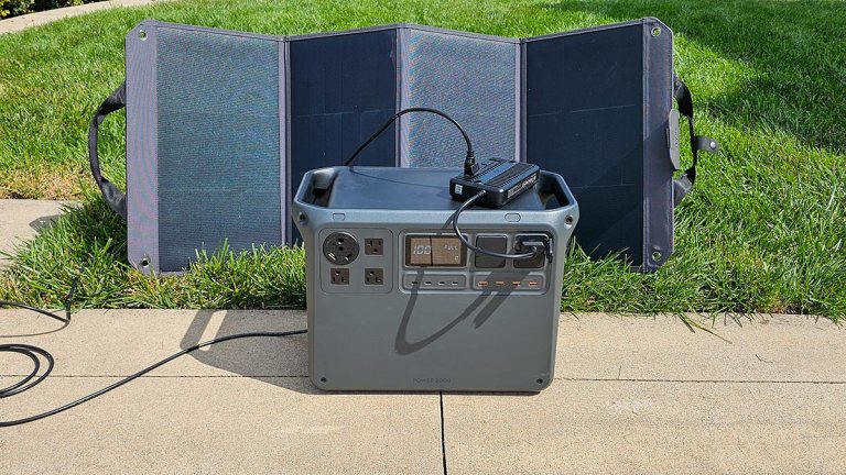 Charging DJI Power 2000 Solar Panel