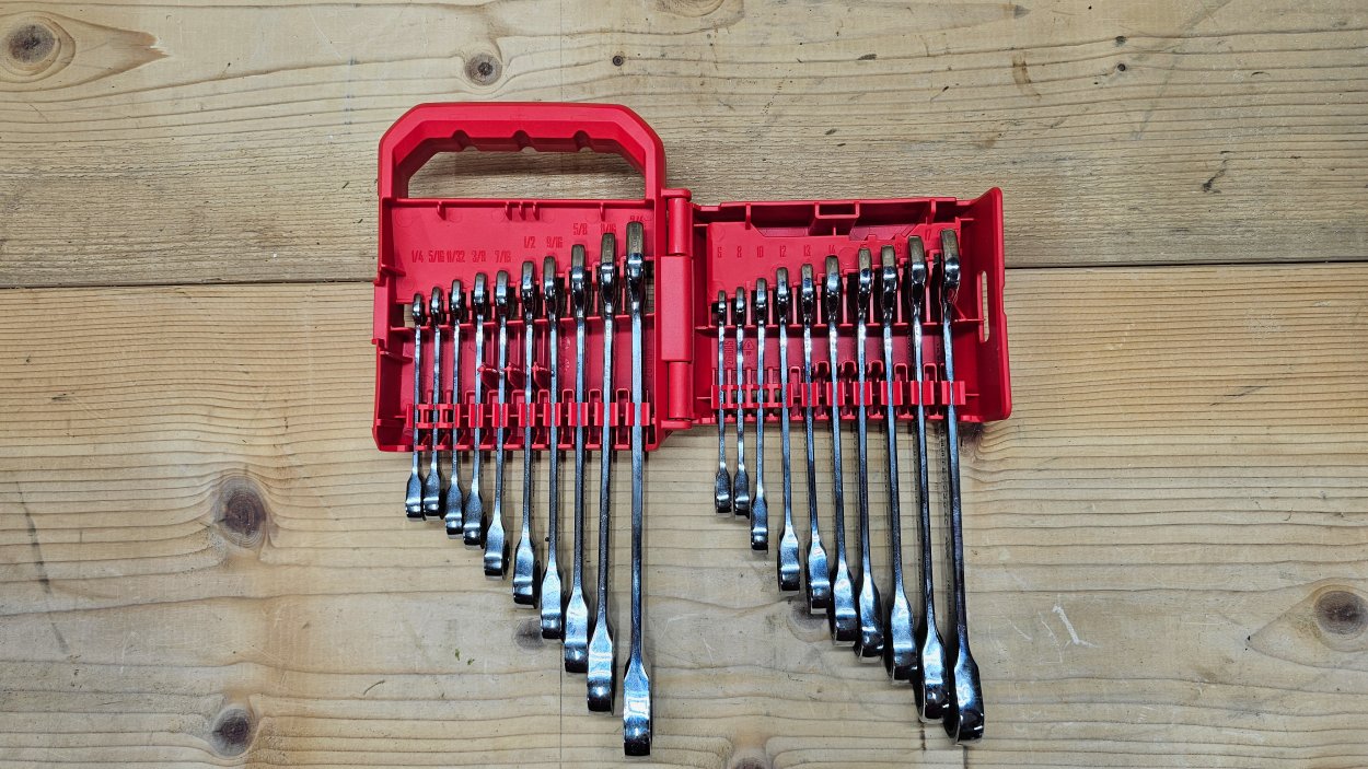 A red case open to display the Craftsman 20-Piece Ratcheting Combination Wrench set