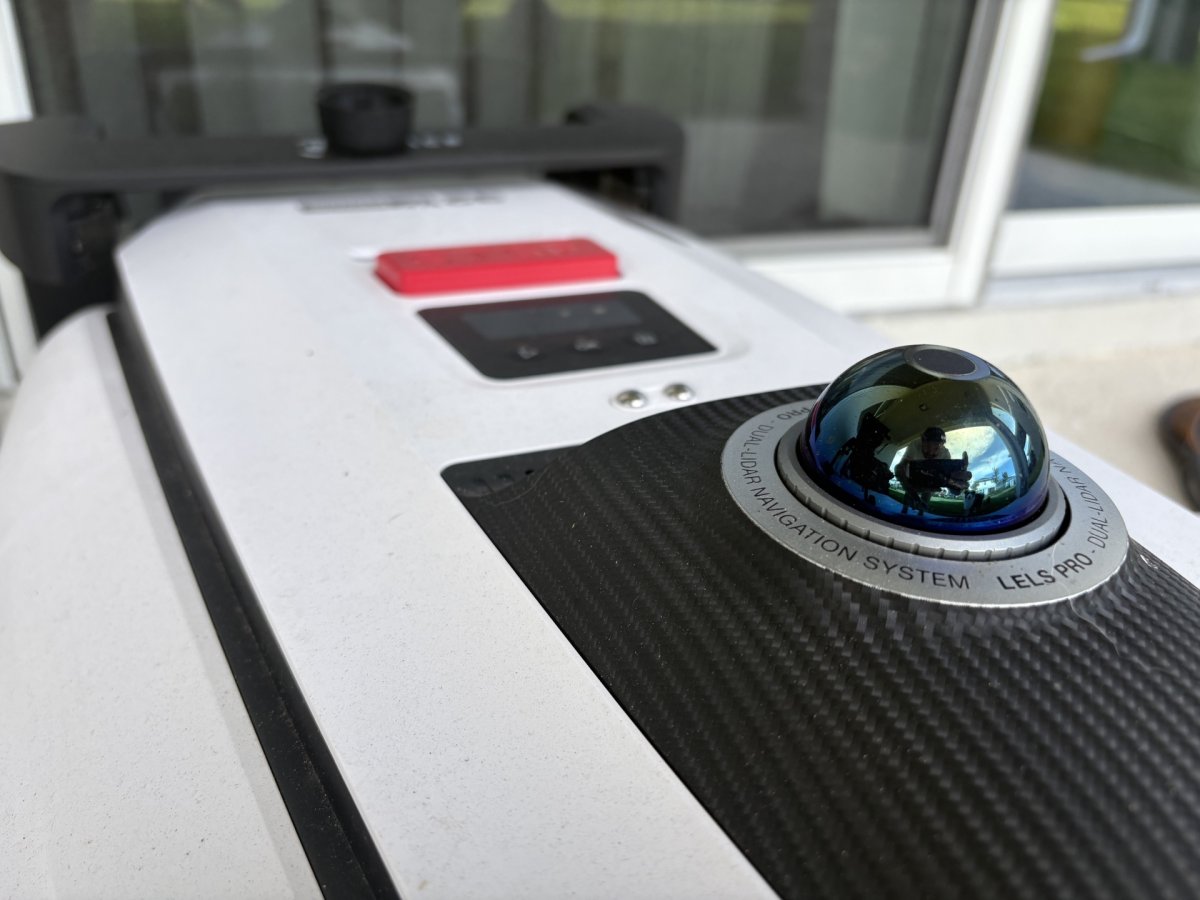 EcoVacs up-close