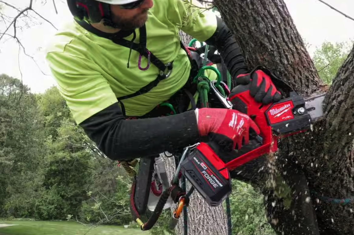 Home Depot is Clearing Out Milwaukee Chainsaws up to 62% off