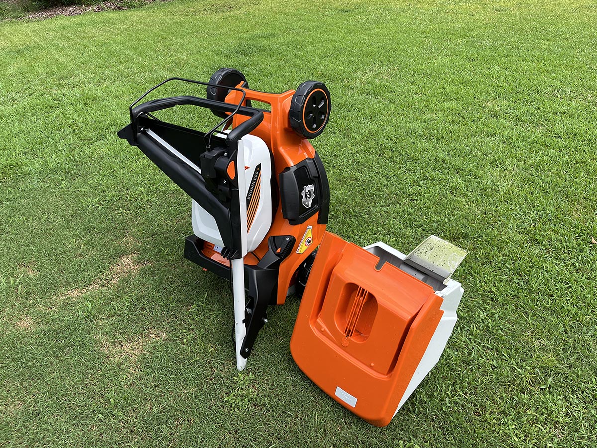 Stihl RMA 448 V folded
