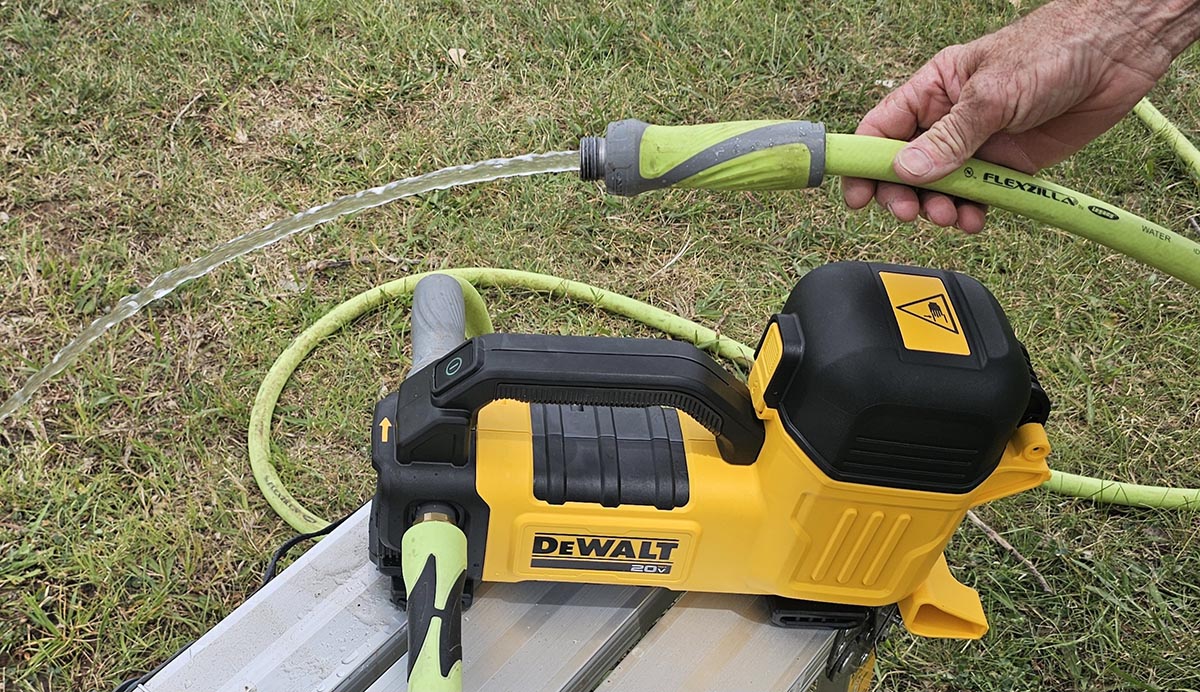 The Best New Power Tools DeWalt 20V MAX Transfer Pump