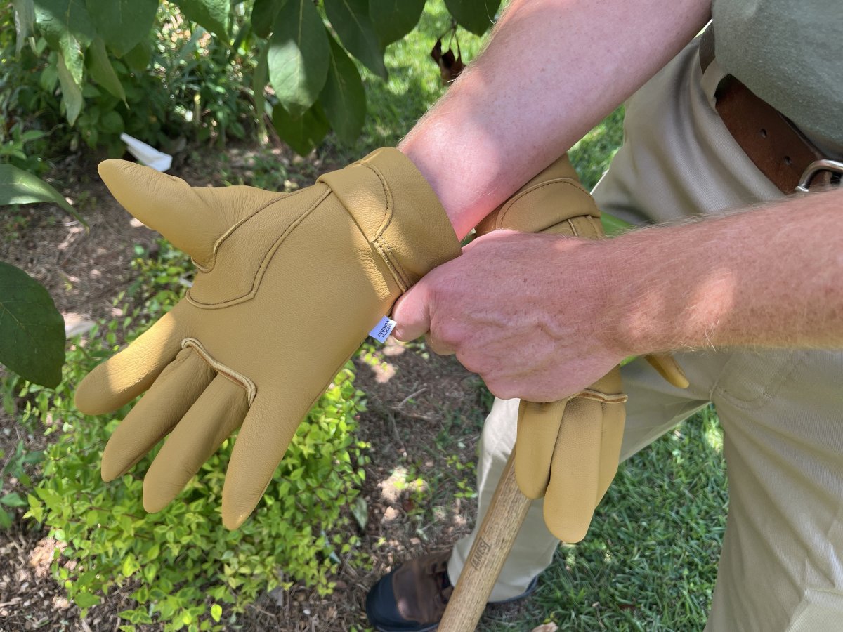 Pulling Vermont Glove Flatlander over a hand