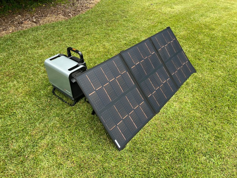 Enphase IQ power station with solar panel