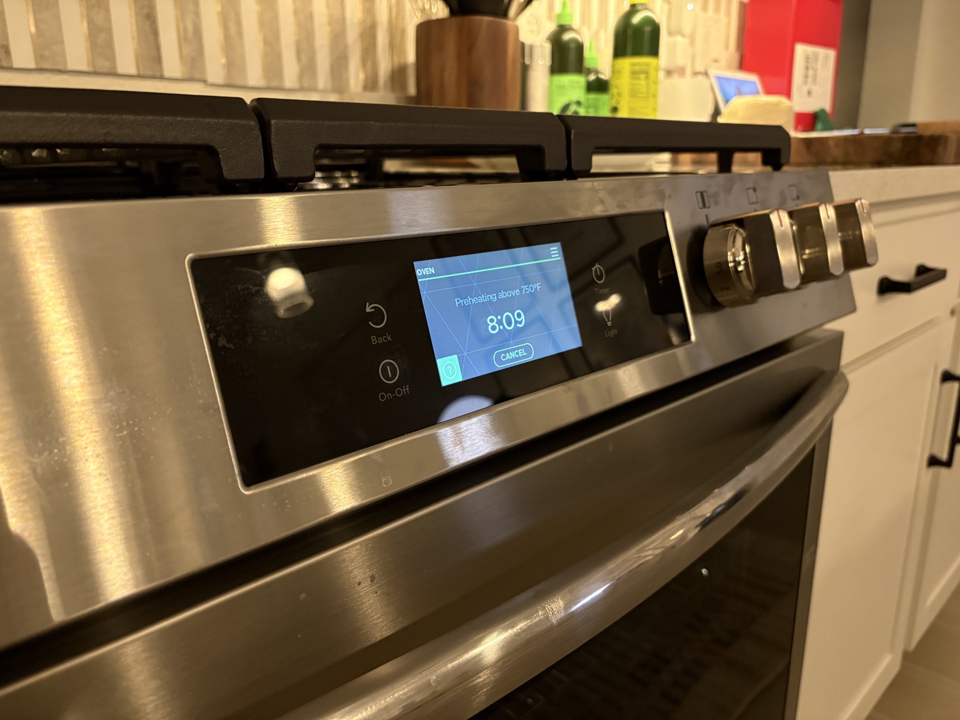 Frigidaire Gallery with Pizza Oven_pizza preheat