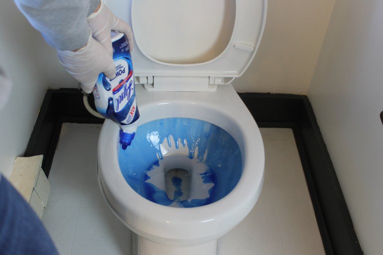 Lysol Power Toilet Bowl Cleaner - In Use
