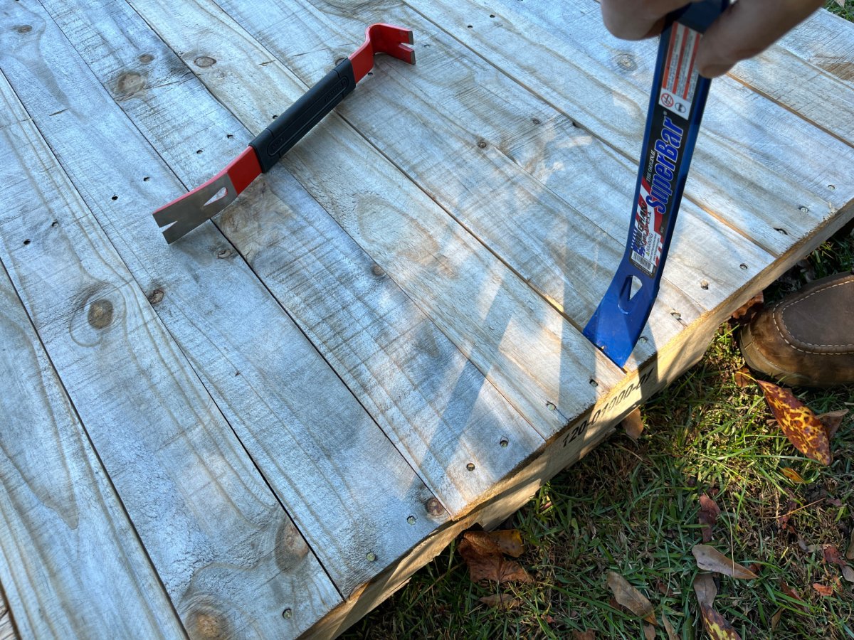 Vaughan SuperBar Pry Bar in use