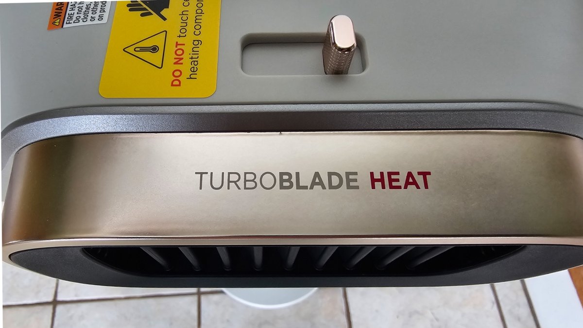 Heated vent on TurboBlade