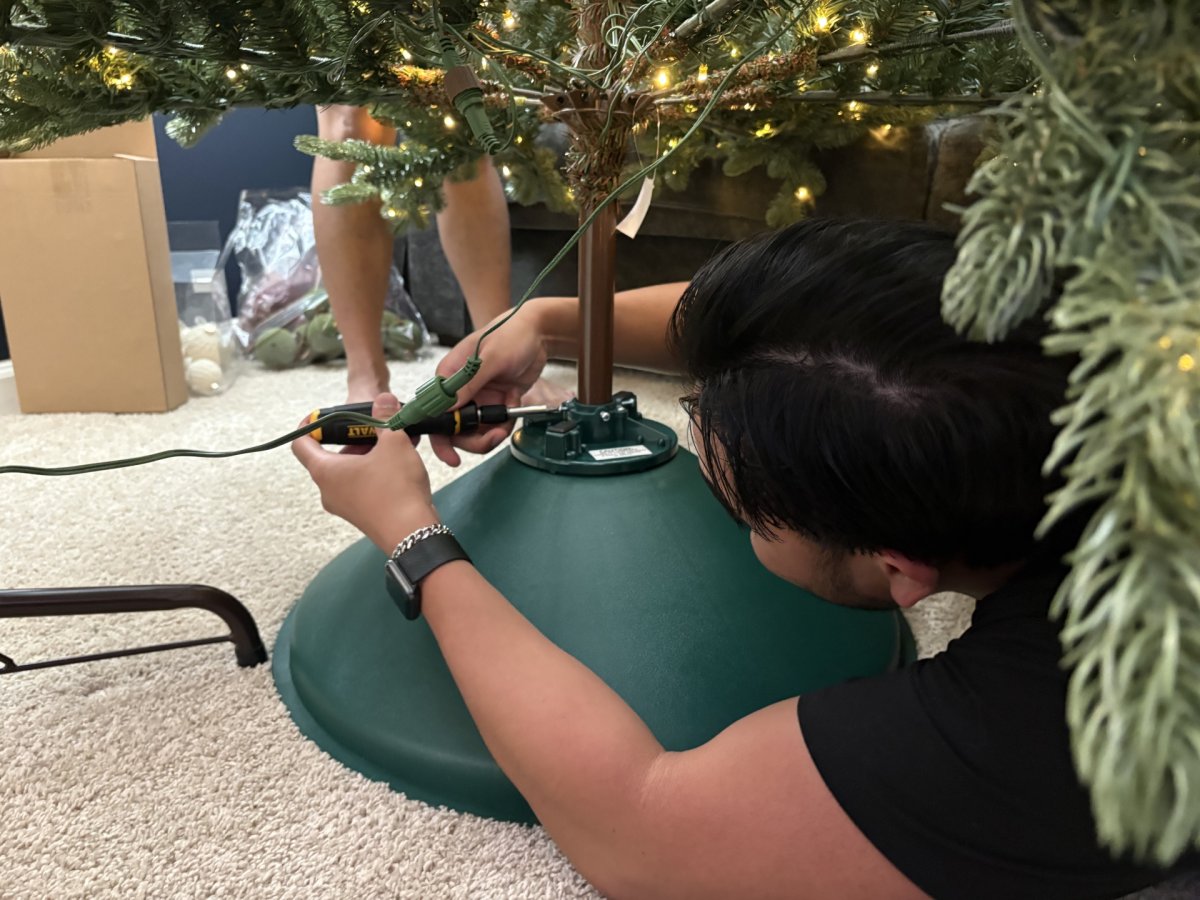 Home Logic EZ Rotate Christmas Tree Stand