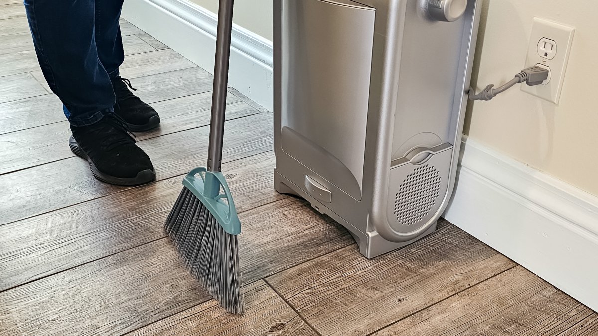 Sweeping near the sensor, triggers the Vacuum to come on