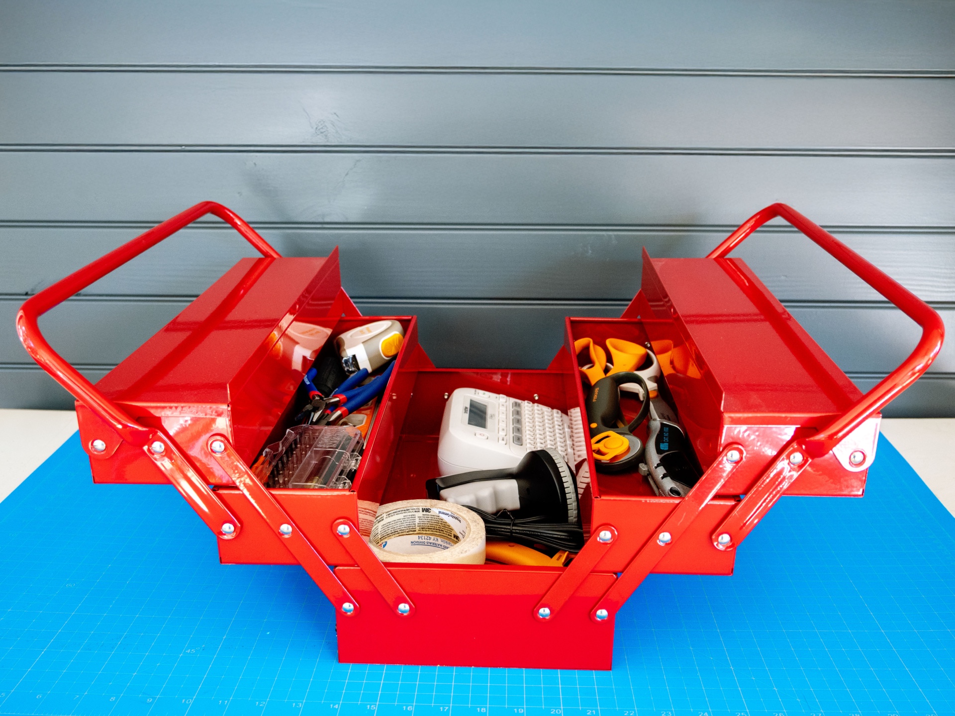 Westward Cantilever Tool Box Review - Tested by Bob Vila