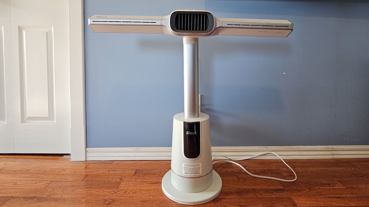 Shark TurboBlade Cool+Heat in use