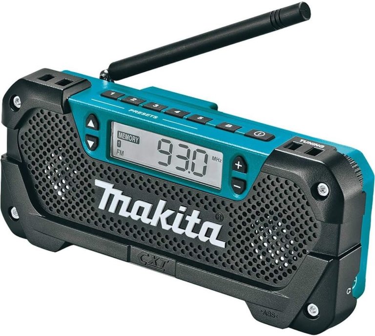 Makita RM02 jobsite radio