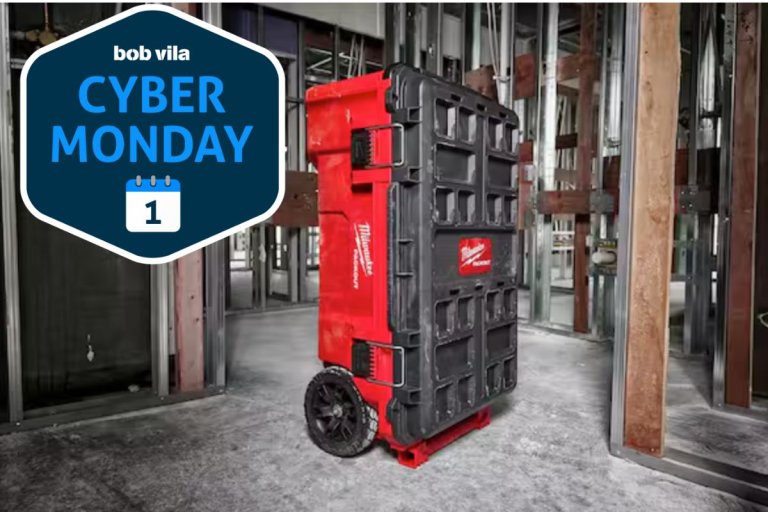 Milwaukee PACKOUT 38 in. Rolling Modular Tool Chest