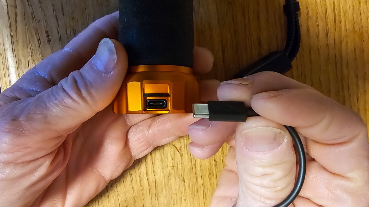 USB c Charging plus magnetic charging