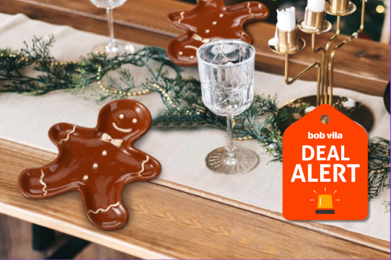 Gingerbread plate on table decorated for Christmas