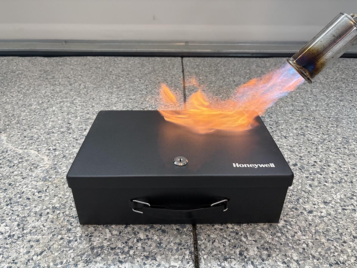 Honeywell 6104 Fire-Resistant Steel Security Box01