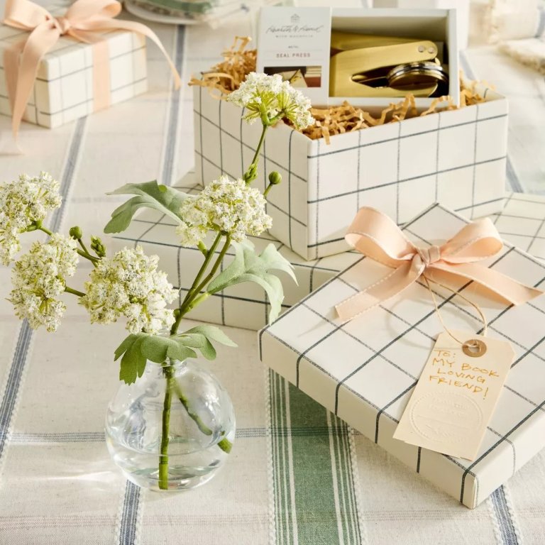 Magnolia's new spring collection Artificial White Sedum Flower Arrangement