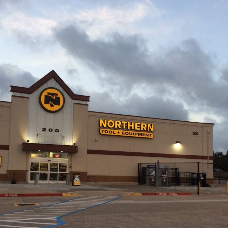 Northern Tool Store Front