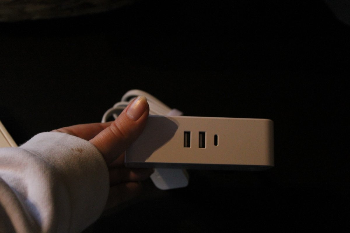 USB ports on Tessan power strip