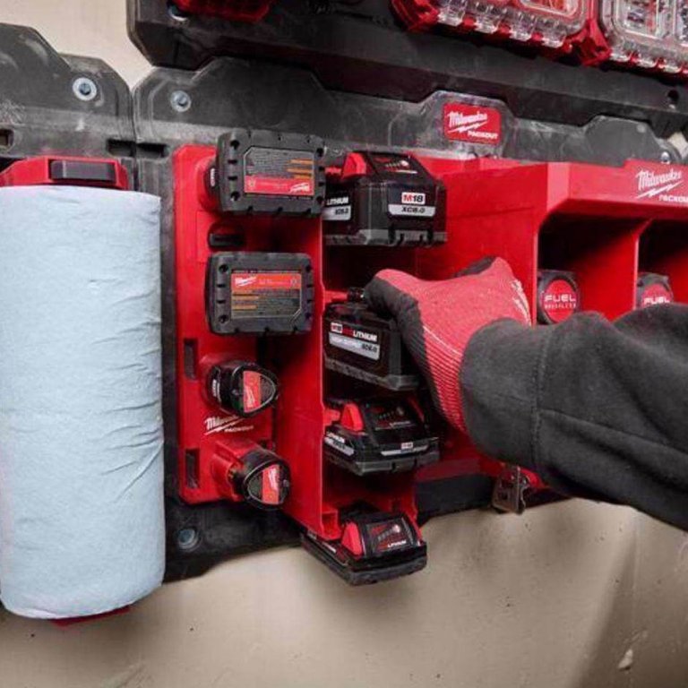 Milwaukee Everyday Gear Deals Milwaukee PACKOUT Battery Rack