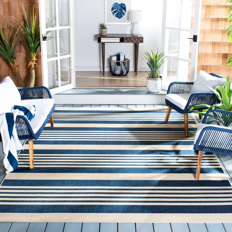 Safavieh Courtyard Collection Indoor/Outdoor Rug