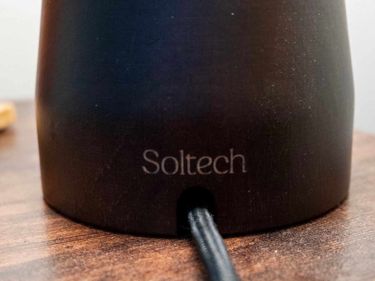 Soltech Aura lamp cable close up