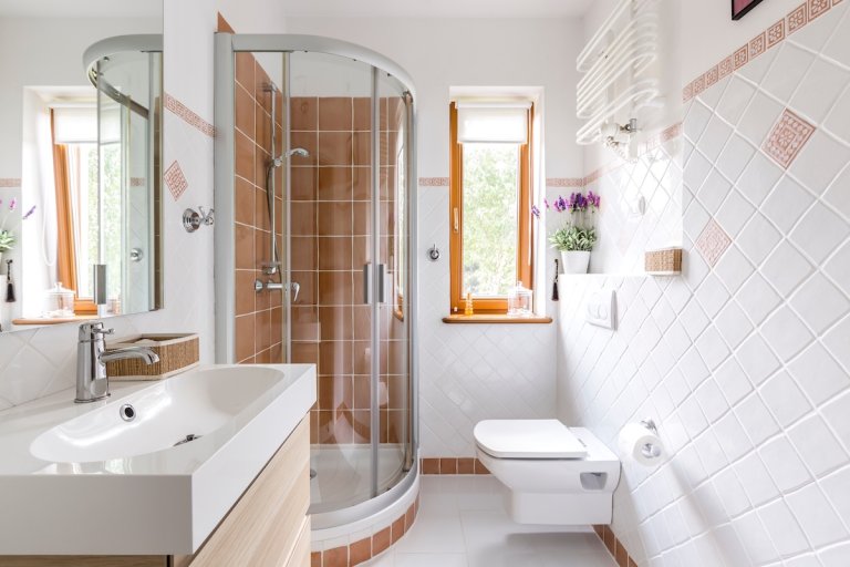 A small modern bathroom featuring 2026 bathroom trends.