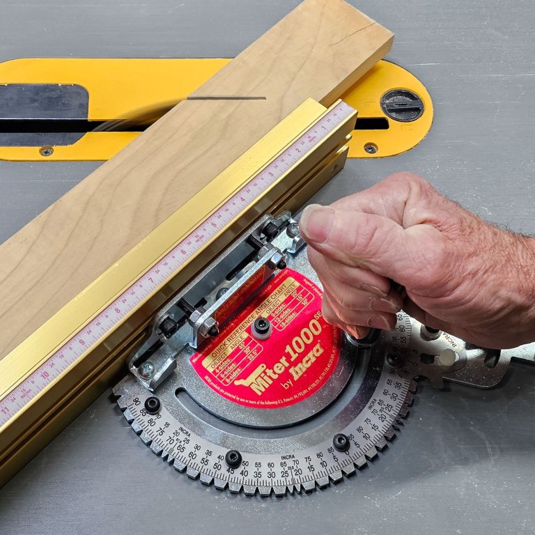 BEST FOR ANGLE WORK: Incra 1000SE Saw Fence with Miter