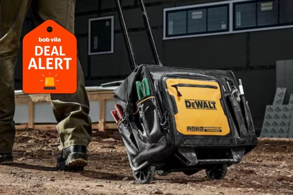 Lowe’s Drops DeWalt Storage to Clearance-Level Pricing for DeWalt Days