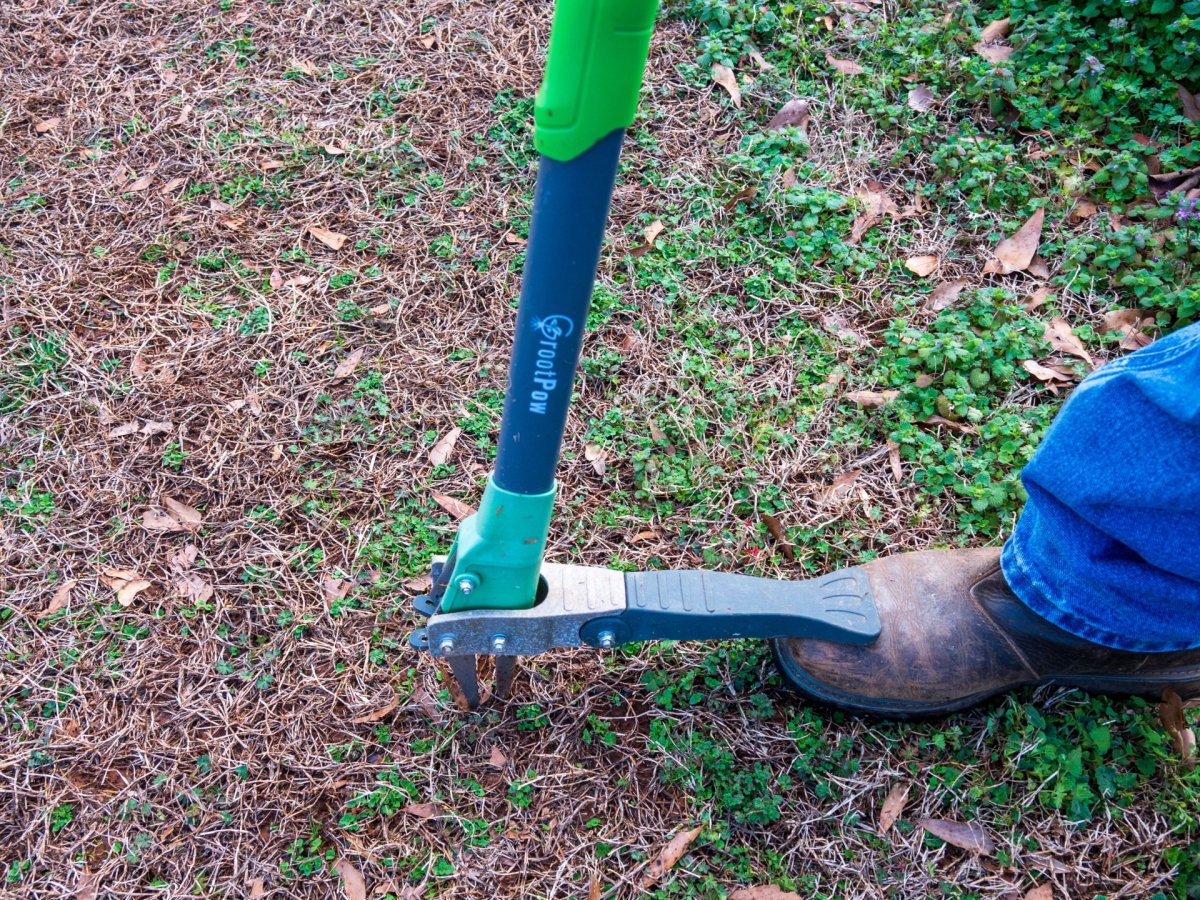 GrootPow Weeder in use