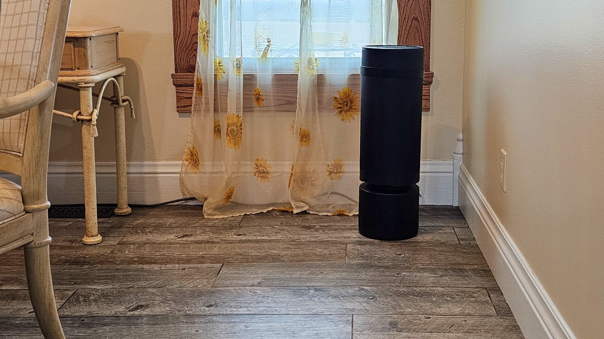 HeatBit Maxi in corner of a room on the floor