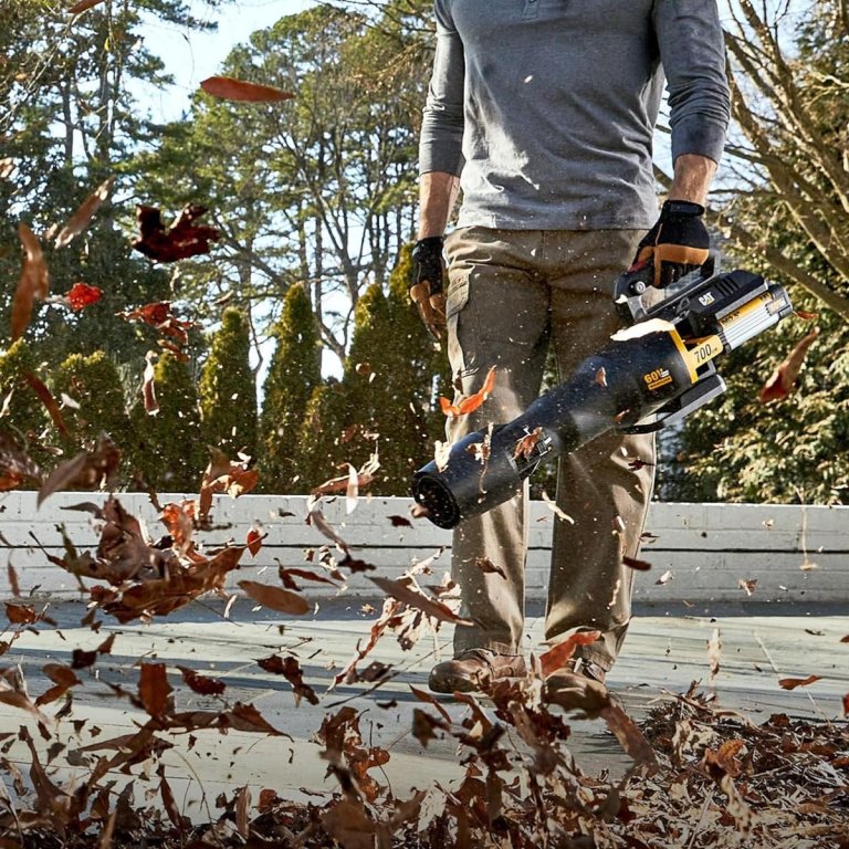 Leaf Blower Deals on Amazon CAT 700 CFM Cordless Leaf Blower Kit