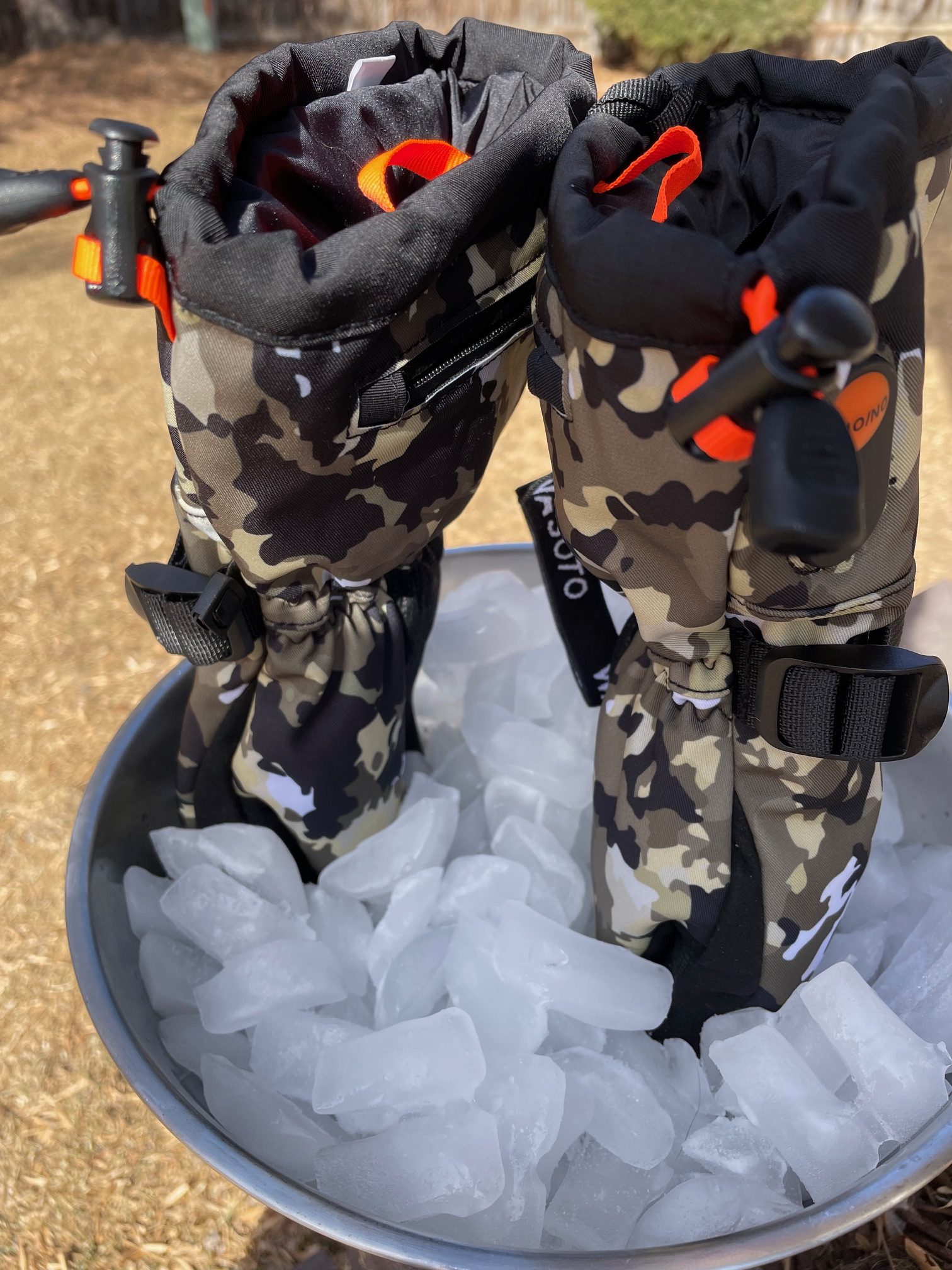 Testing waterproofing of Wasoto Waterproof Rechargeable Heated Gloves