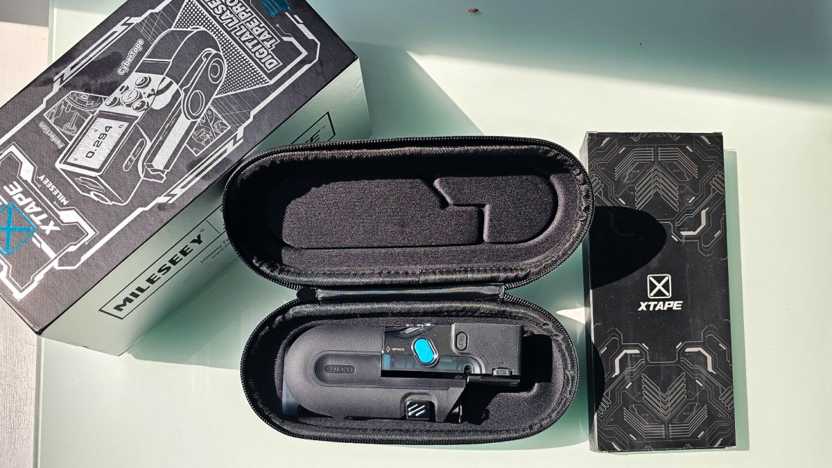 Zipper case is included in Xtape 1