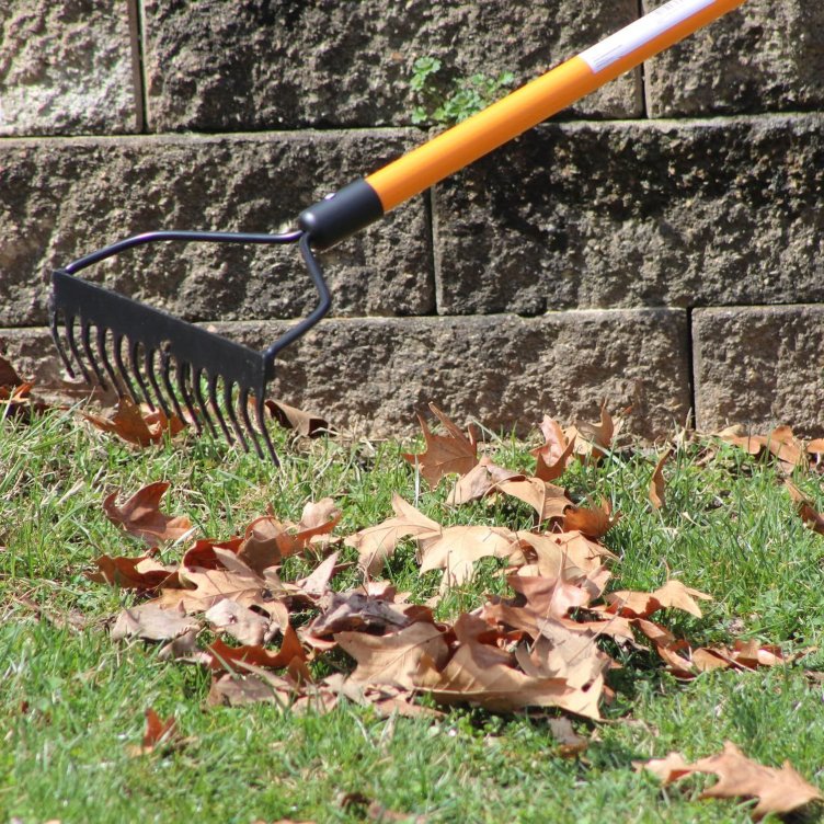 A Style Rake The Best Rakes for Every Yard Task—Over 30 Models Tested