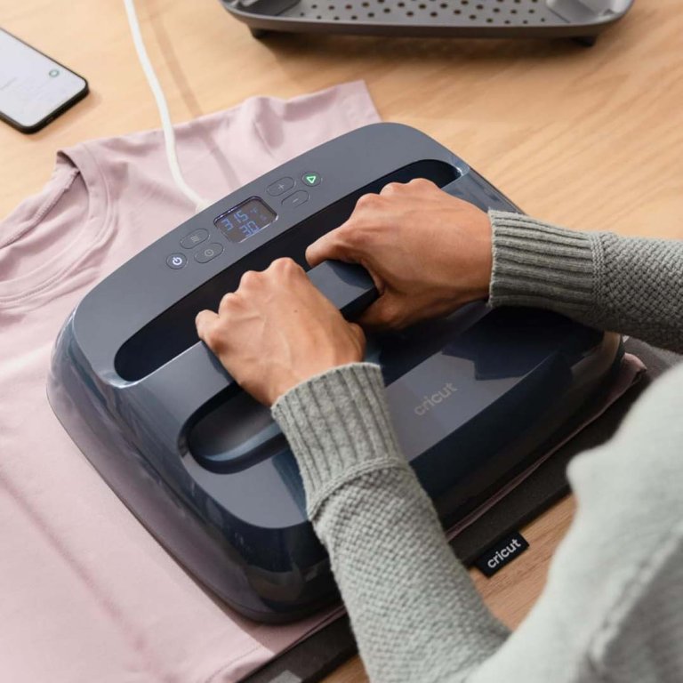 Best Mother’s Day Gifts for DIY Moms Cricut EasyPress 2