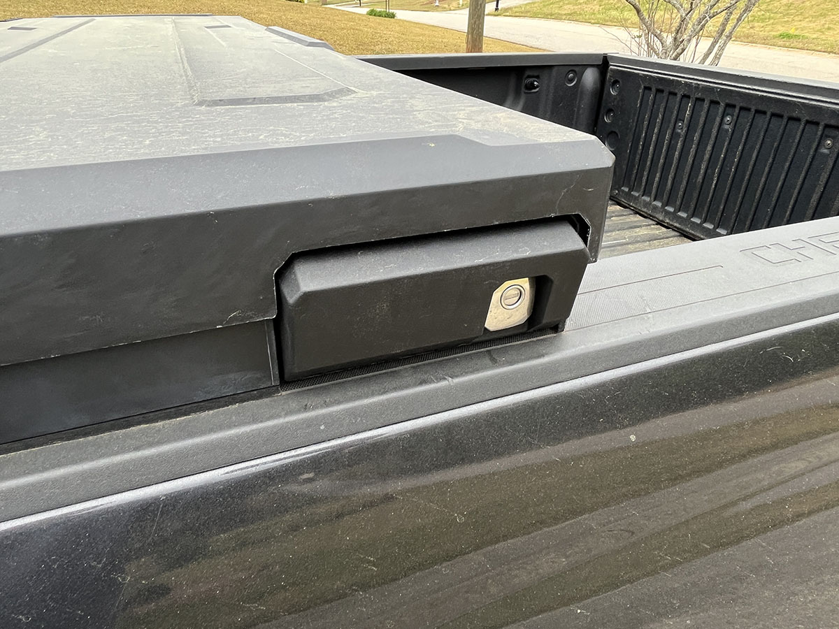 Decked Tool Box_latch