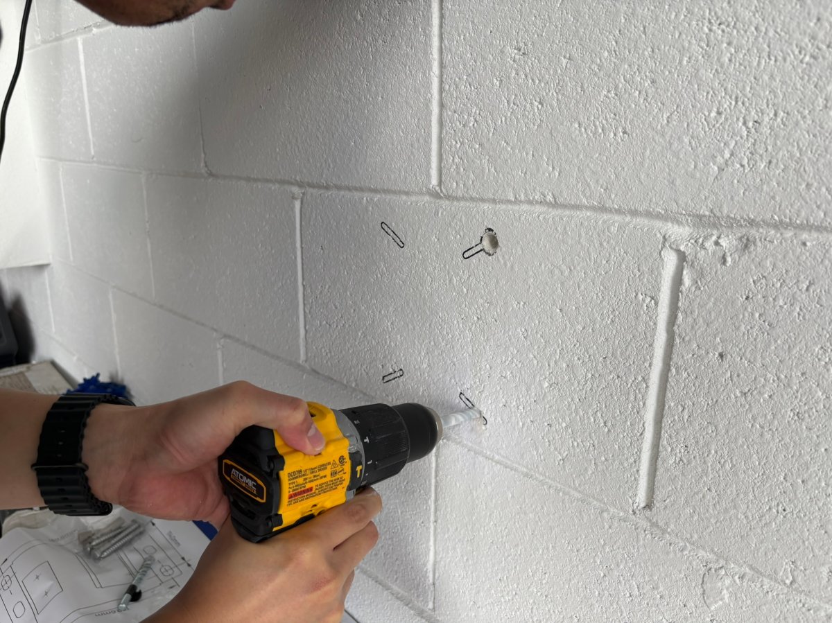 Installing the Giraffe Tools pressure washer mount screws