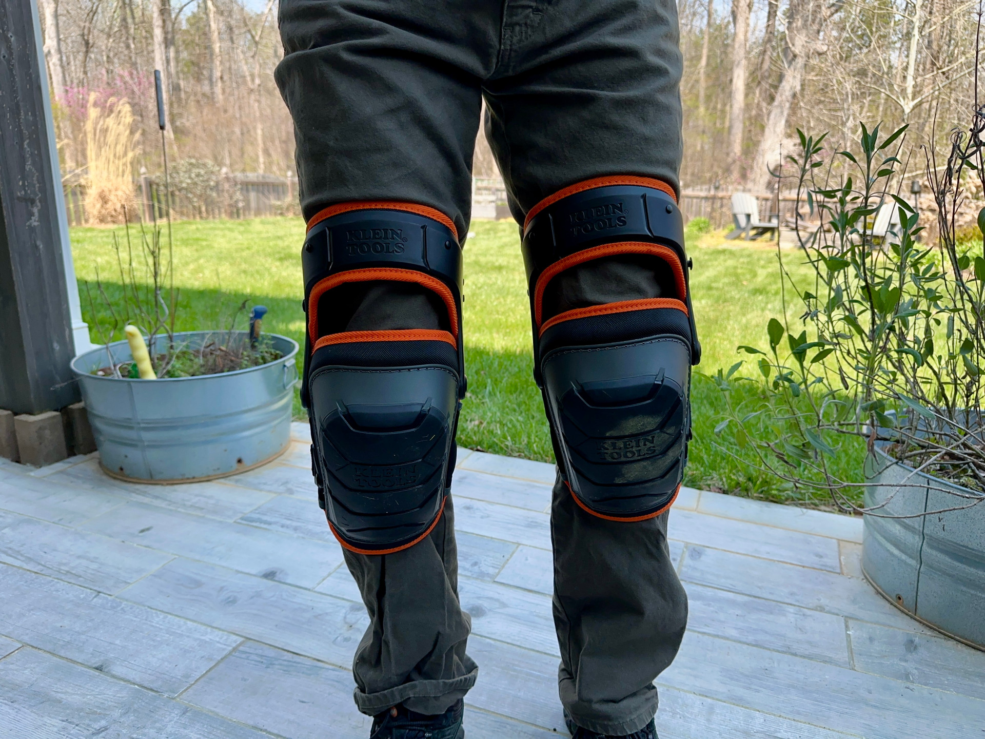 A person wearing Klein Tools knee pads during testing