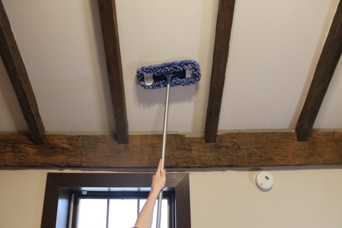 TrueYee dust mop cleaning ceiling cobwebs