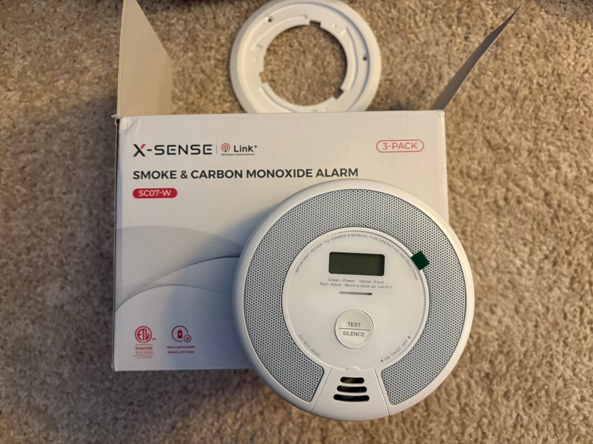 X-Sense Smoke and CO alarm and packaging