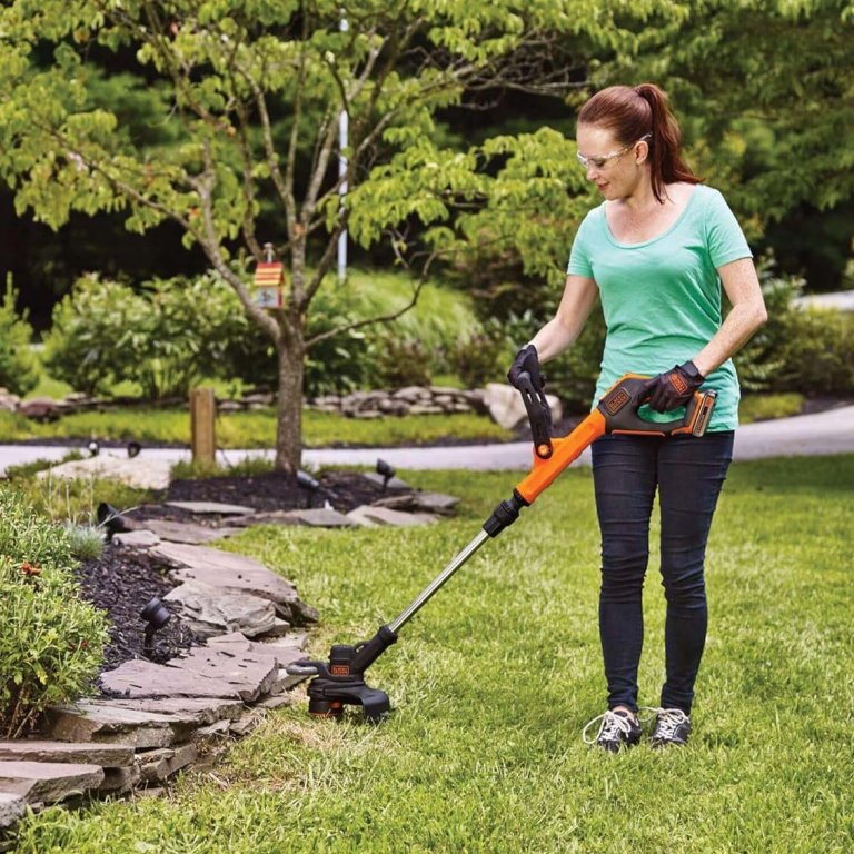 Early Memorial Day Deals Amazon BLACK+DECKER 20V MAX 12-in String Trimmer & Edger