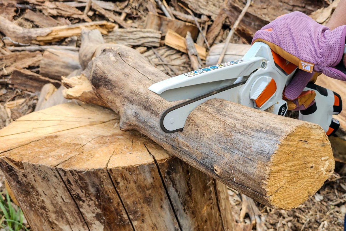 Sawing 5 inch log with Stihl GTA 30