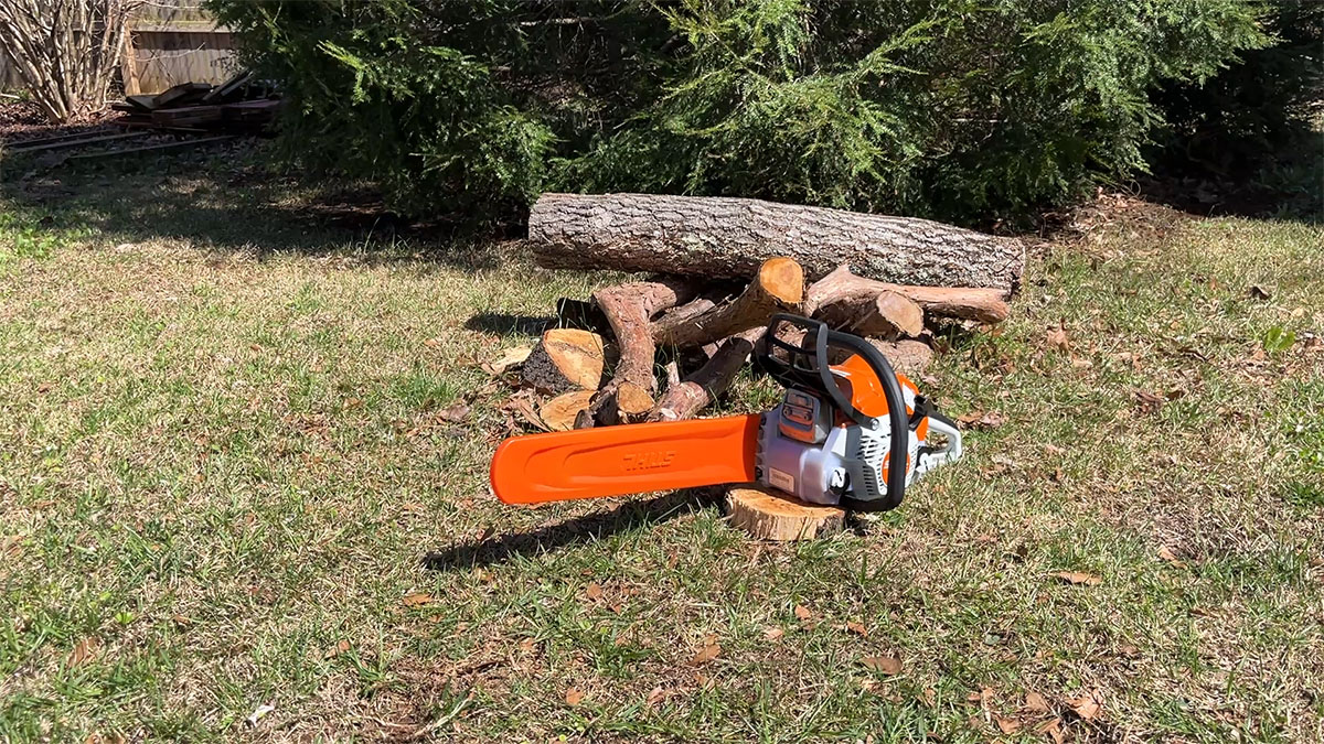 Stihl MS 182 C-BE chainsaw_action